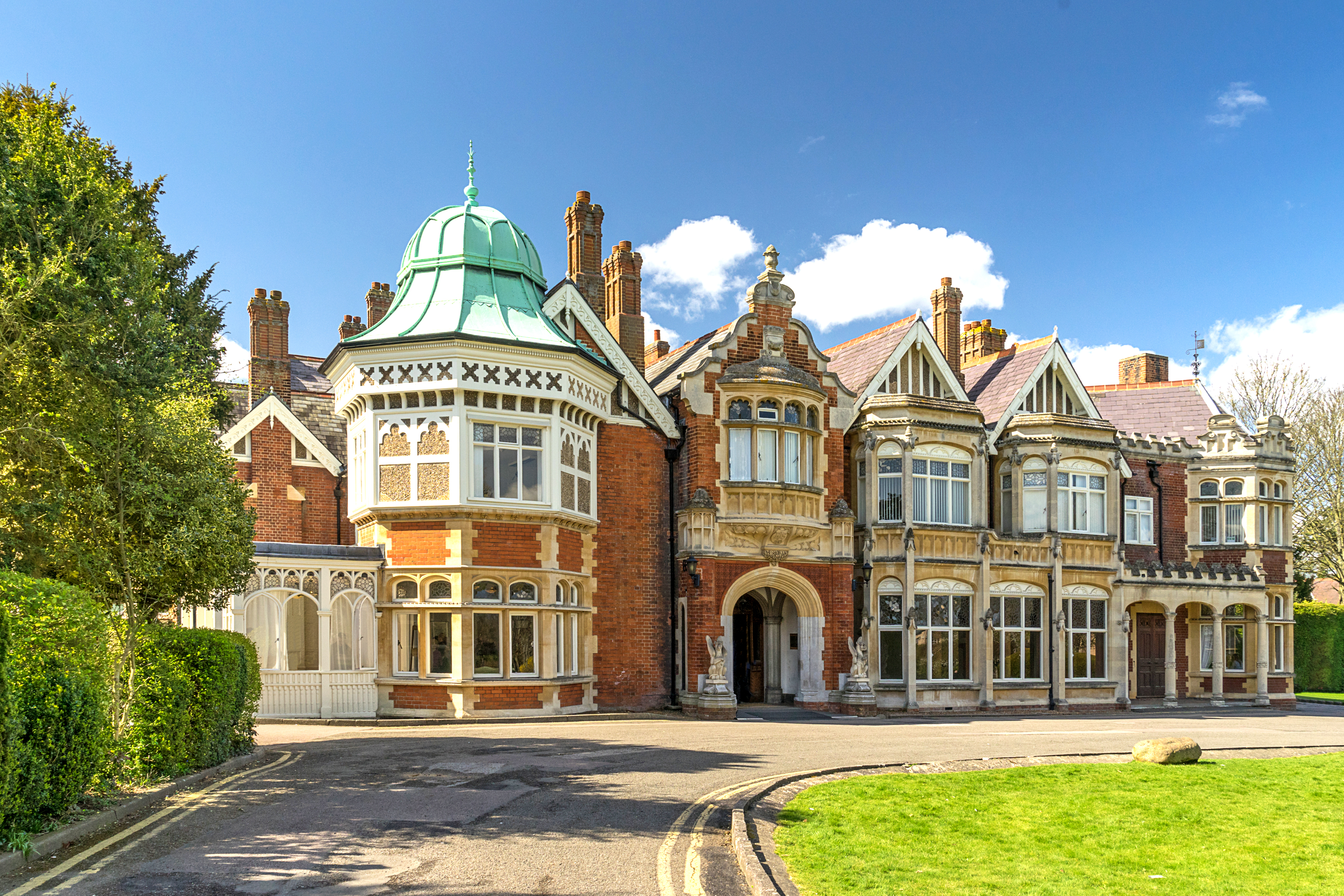 Shakespearean Stratford, Bletchley Park and the Charming Cotswolds