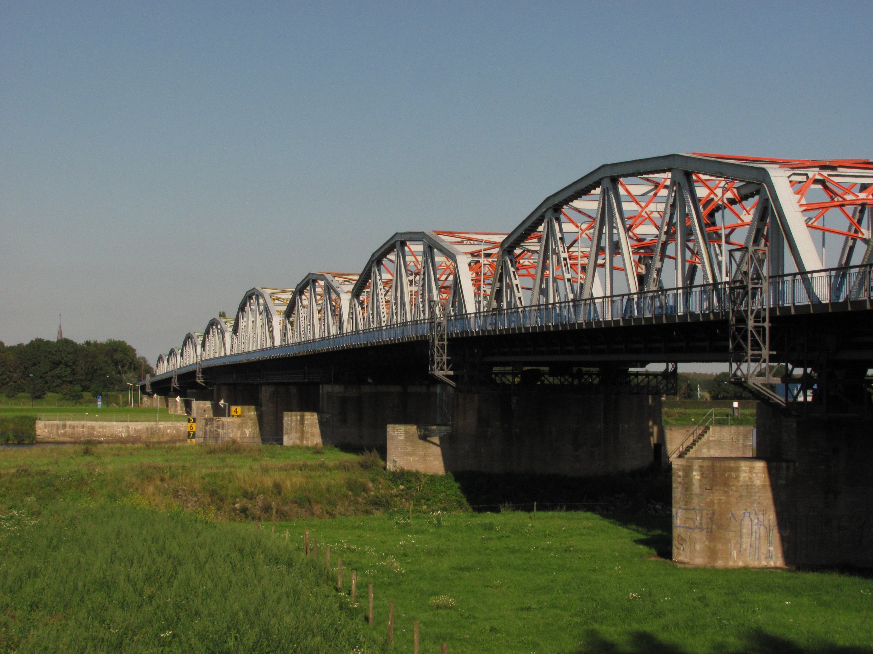 Arnhem 80th Anniversary Leger Holidays   Grave Bridge 21175 