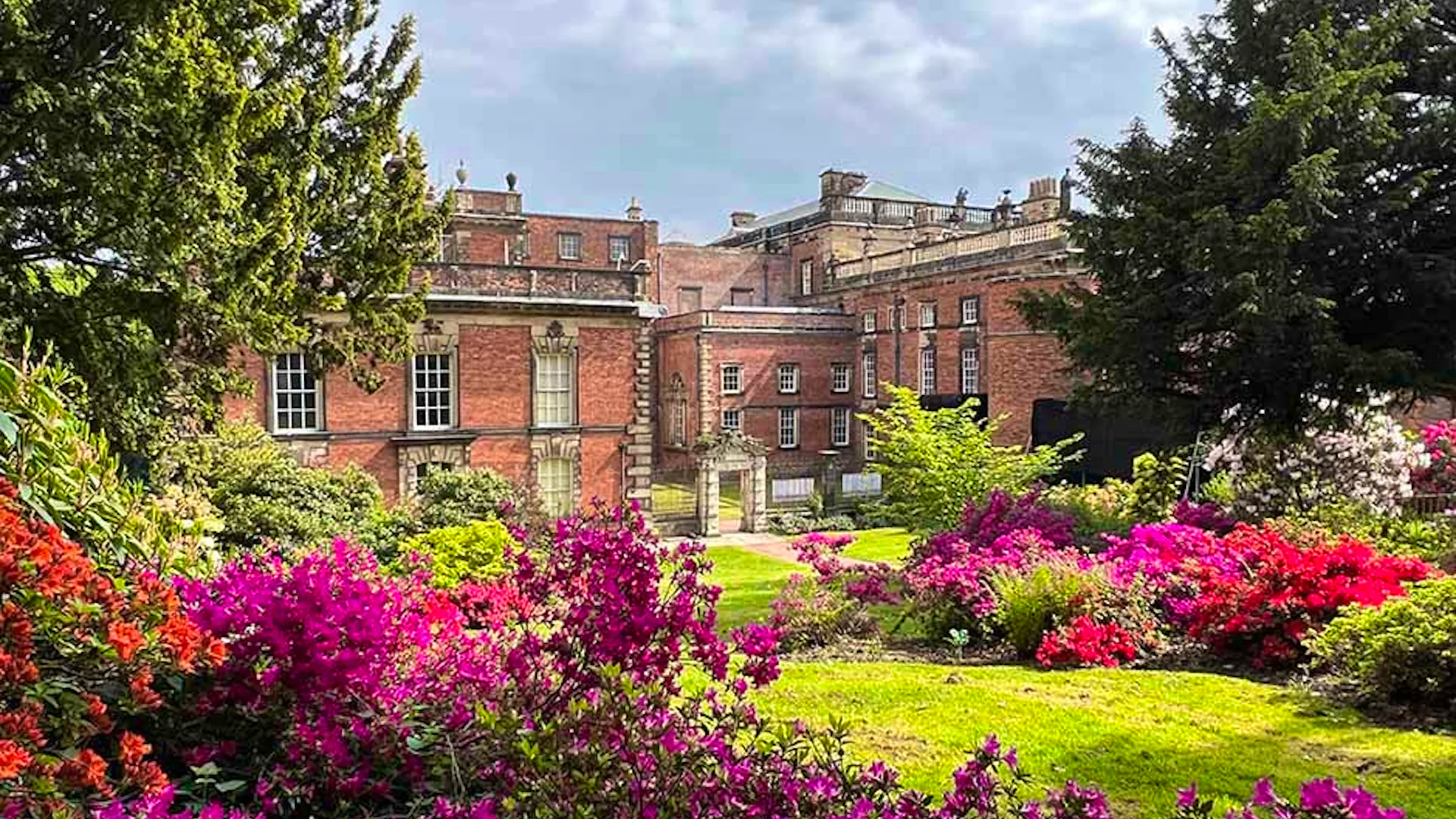 Experience the Stunning RHS Wentworth Woodhouse Flower Show | Shearings