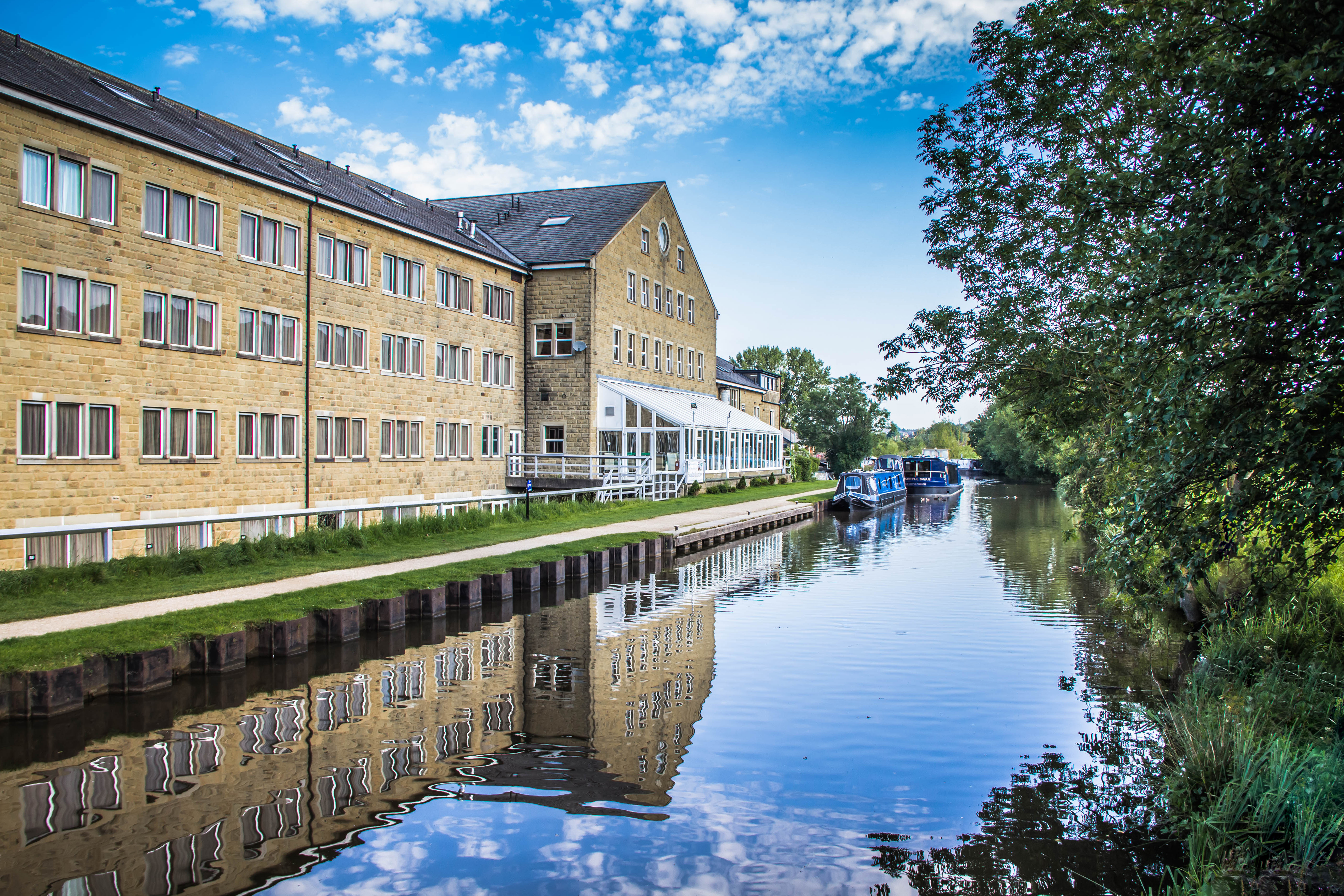 Relaxed Bridge in Yorkshire at the Skipton Hotel